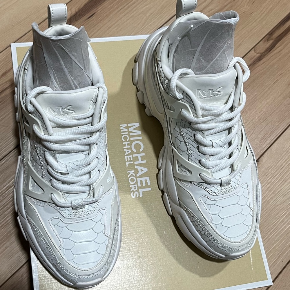 Michael Kors sneakers size